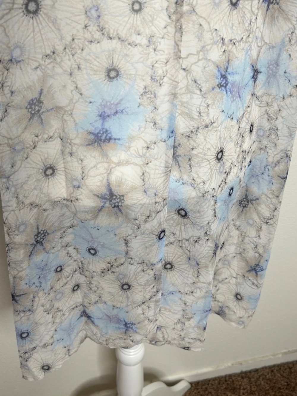One September Anthropologie Womens Lyla Floral Sheer Sequin Tunic Top Size M - Picture 7 of 8